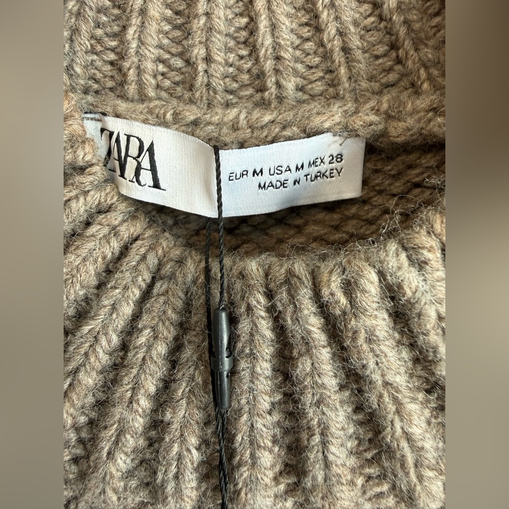 Fringed Sleeveless Knit Sweater Vest - Picture 12 of 12